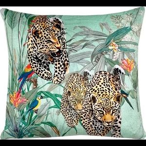 Safari Decorative pillows 🔥🔥🔥🔥🔥 (Brand New )
